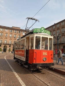 In giro per Torino con un tram del 1911