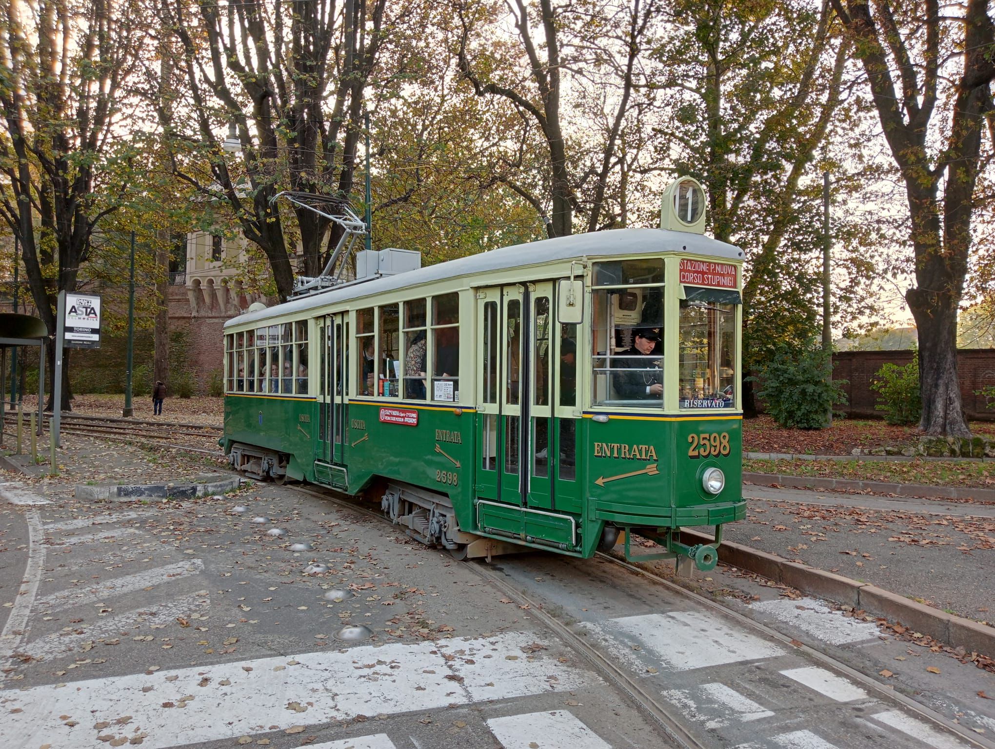 Tram 2598